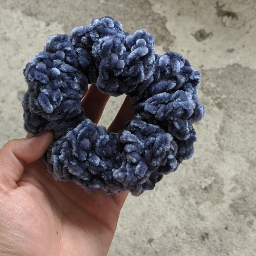 Dark blue scrunchie - Picture 2 of 2